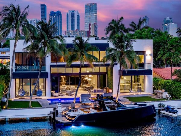 16470 NE 30th Ave, North Miami Beach, FL 33160