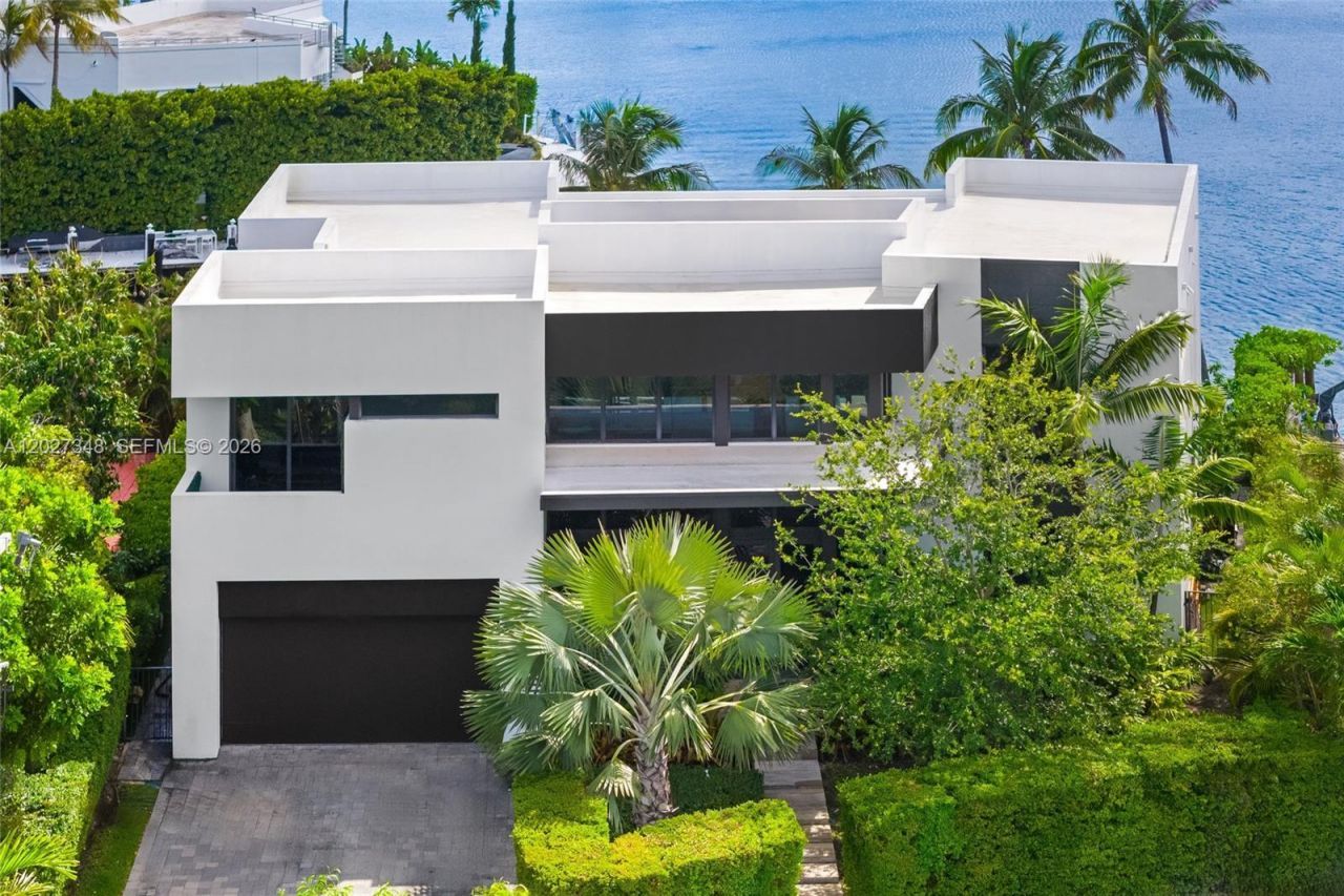 16470 NE 30th Ave, North Miami Beach, FL 33160 Photo