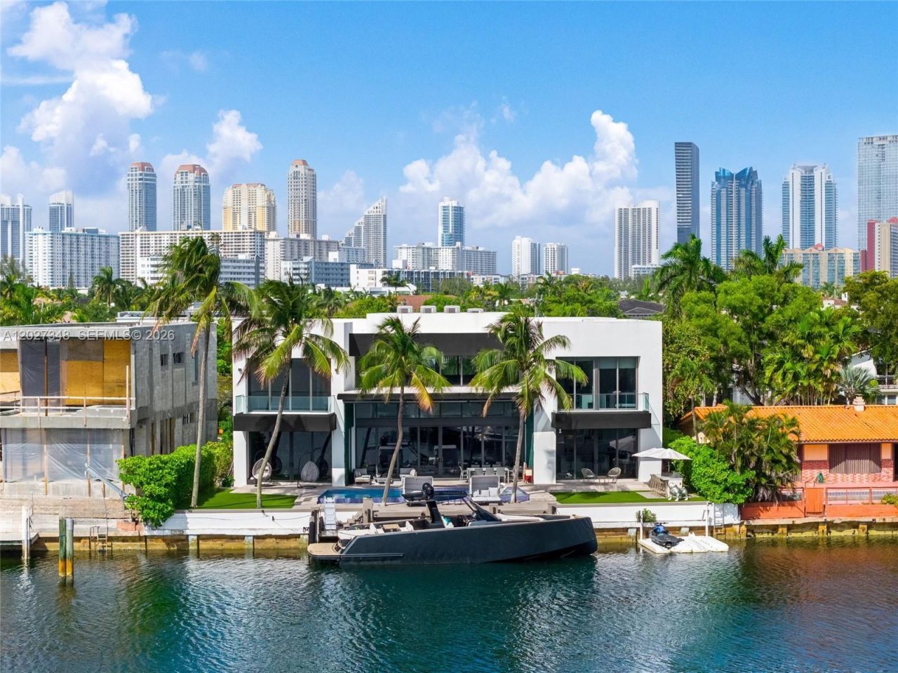 16470 NE 30th Ave, North Miami Beach, FL 33160 Photo