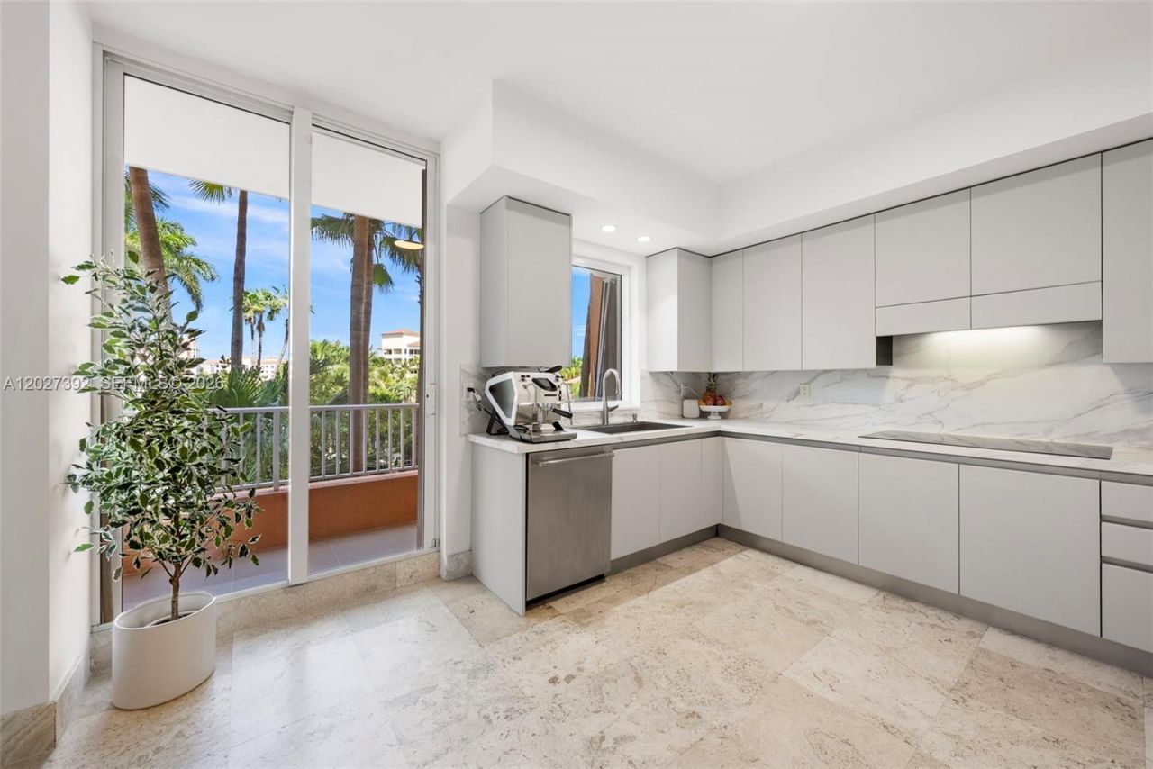 785 Crandon Blvd , Unit 205/305, Key Biscayne, FL 33149 Photo