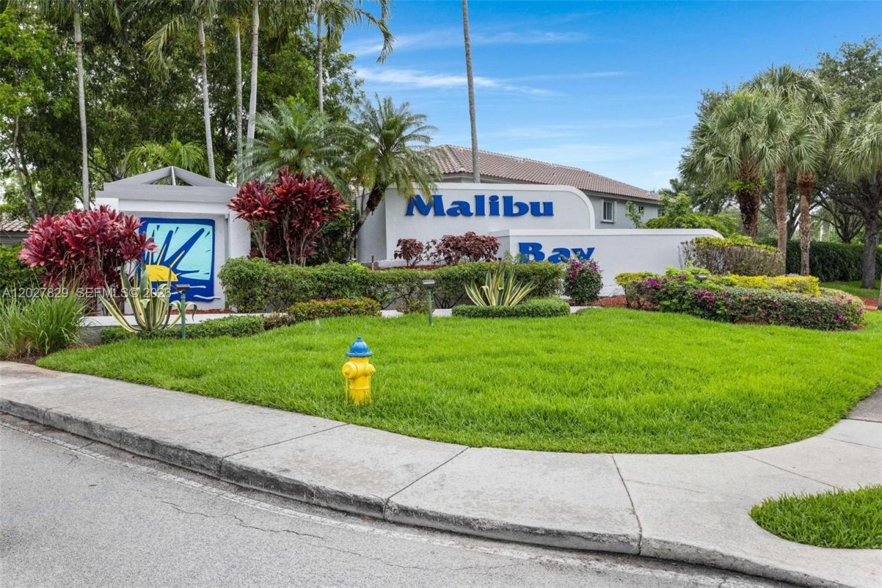 749 NW 208th Way , Pembroke Pines, FL 33029 Photo