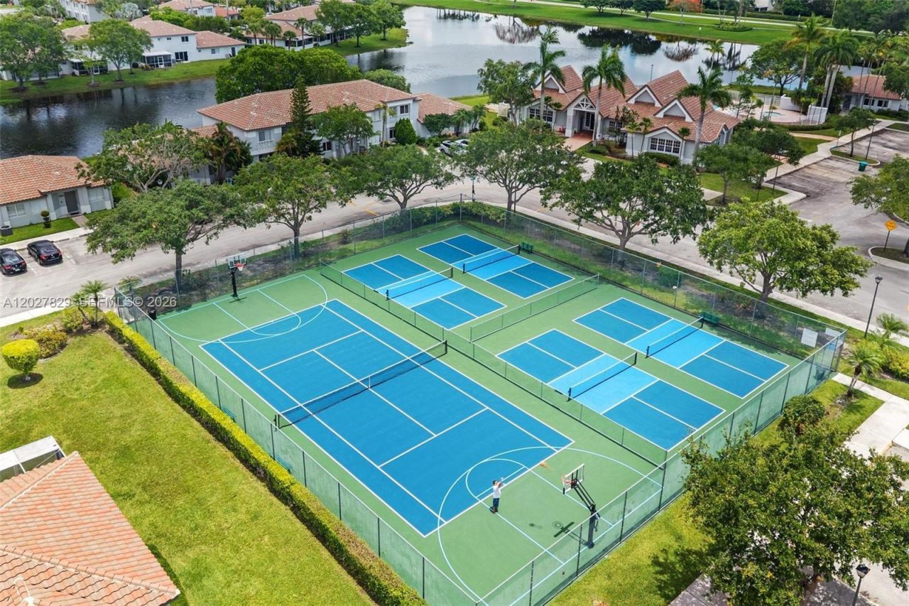 749 NW 208th Way , Pembroke Pines, FL 33029 Photo