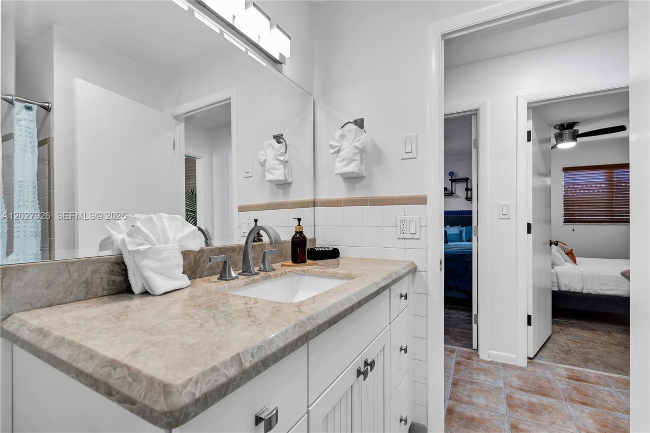6421 NE 22nd Ave, Fort Lauderdale, FL 33308 Photo