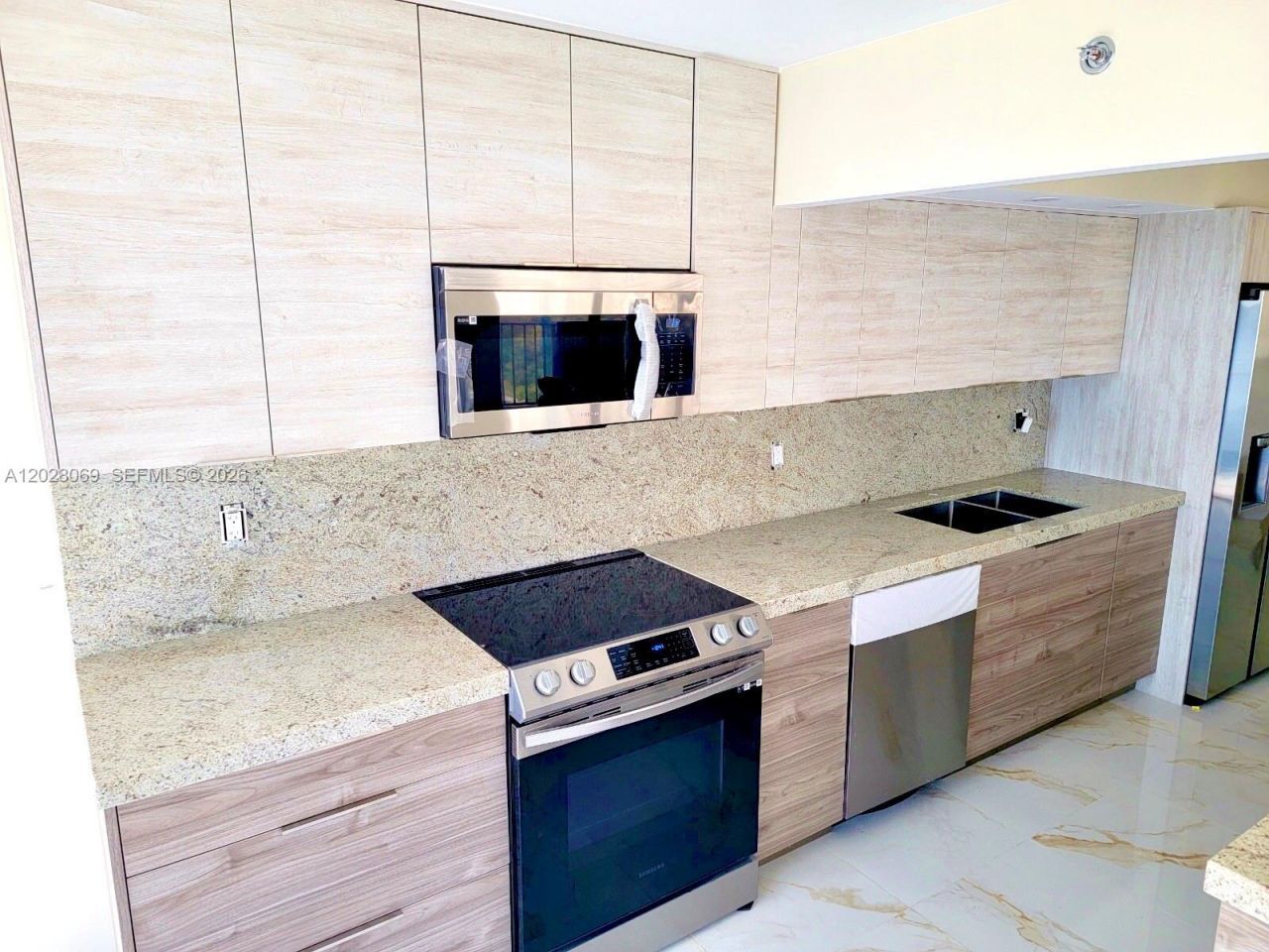 290 174th St, Unit 619, Sunny Isles Beach, FL 33160 Photo