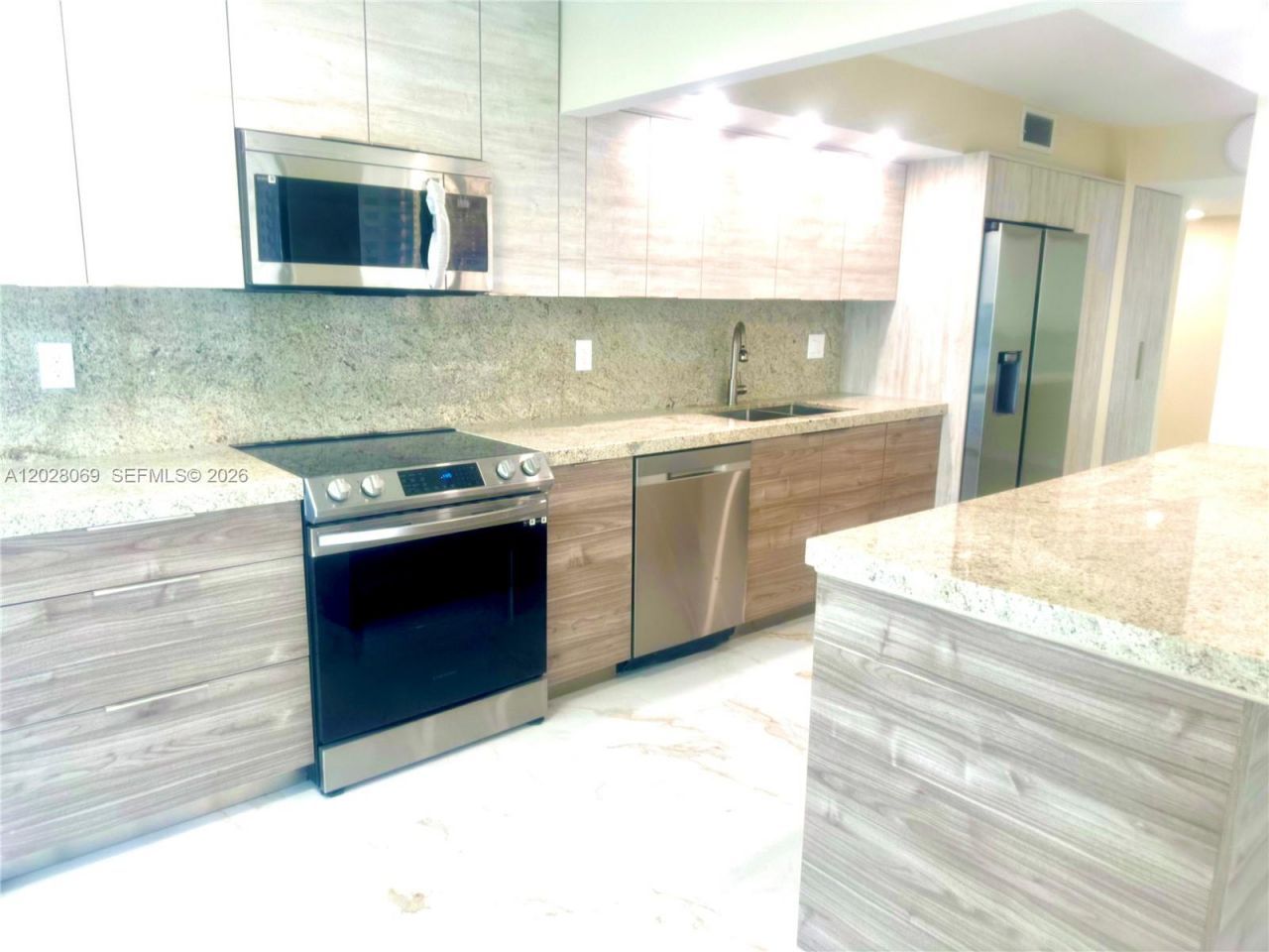 290 174th St, Unit 619, Sunny Isles Beach, FL 33160 Photo