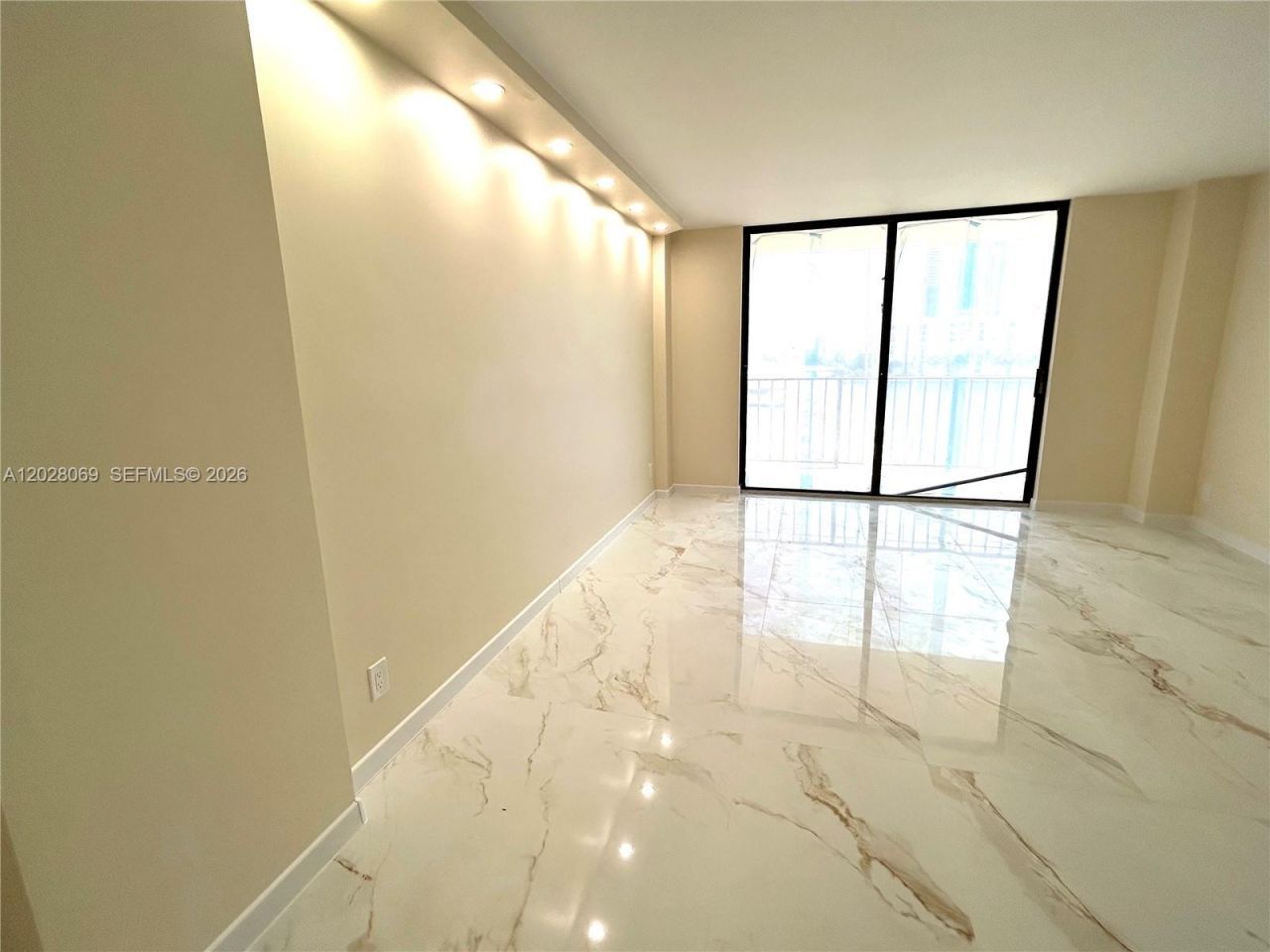 290 174th St, Unit 619, Sunny Isles Beach, FL 33160 Photo