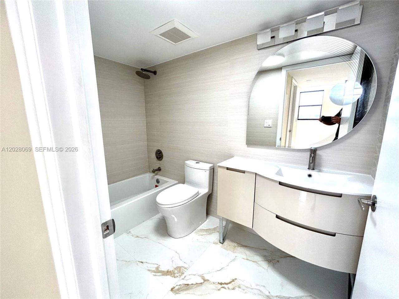 290 174th St, Unit 619, Sunny Isles Beach, FL 33160 Photo