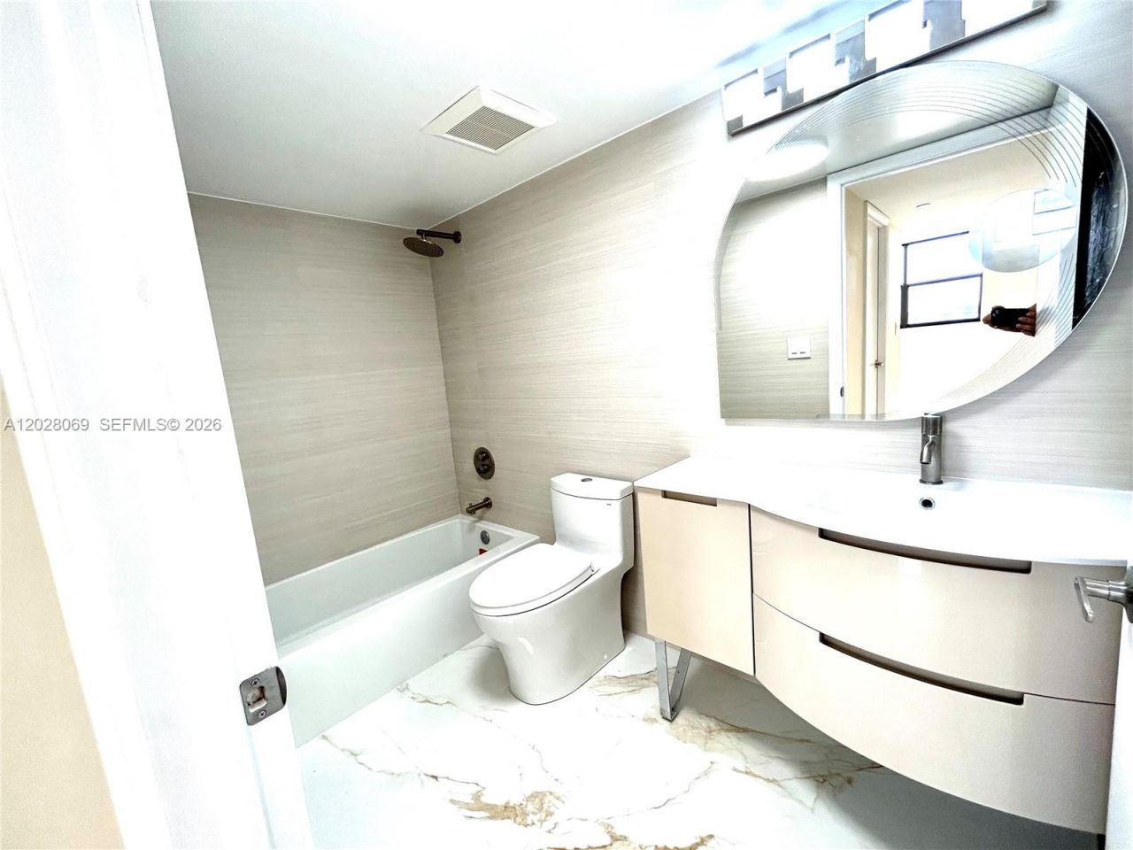 290 174th St, Unit 619, Sunny Isles Beach, FL 33160 Photo