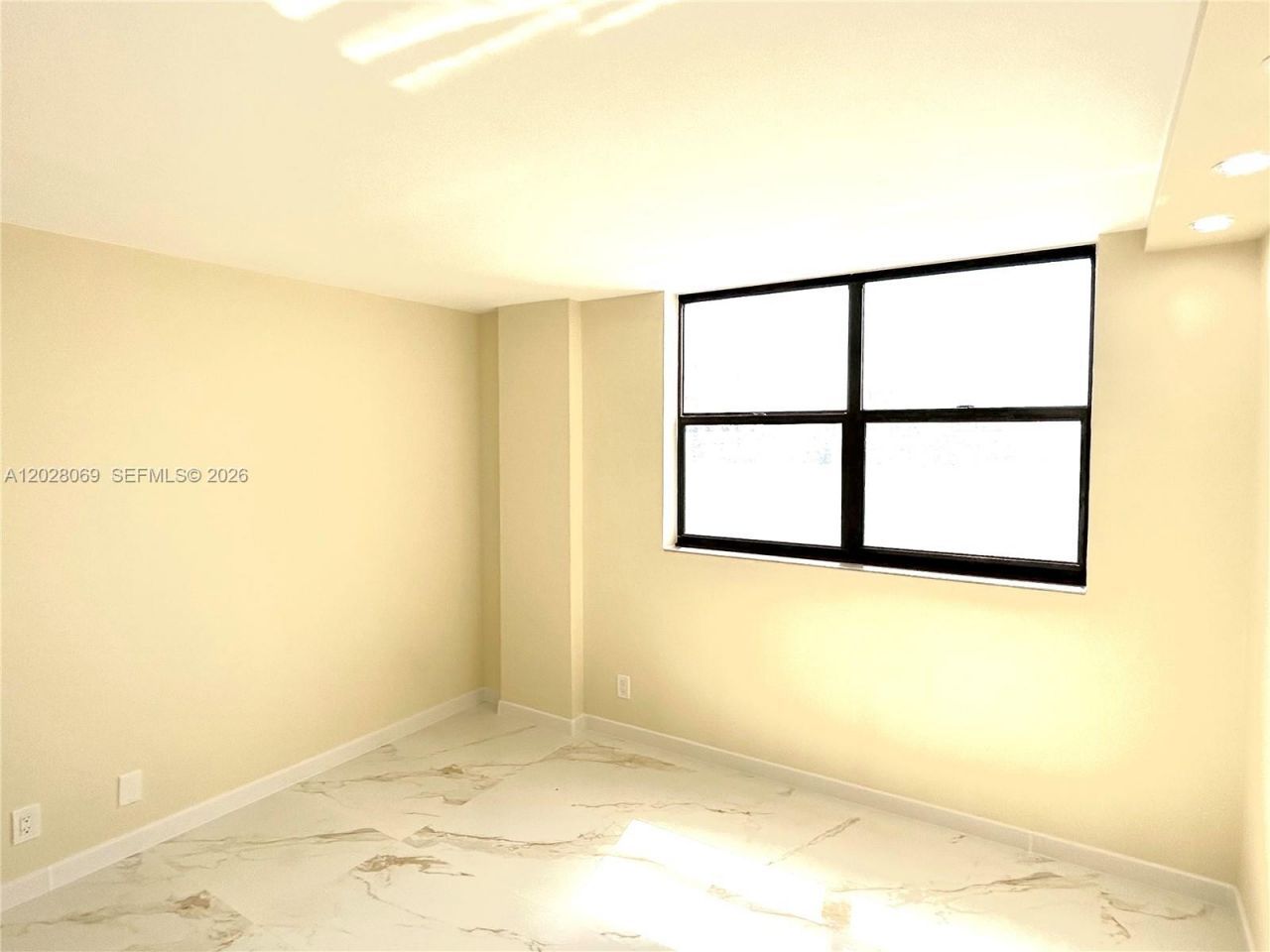 290 174th St, Unit 619, Sunny Isles Beach, FL 33160 Photo