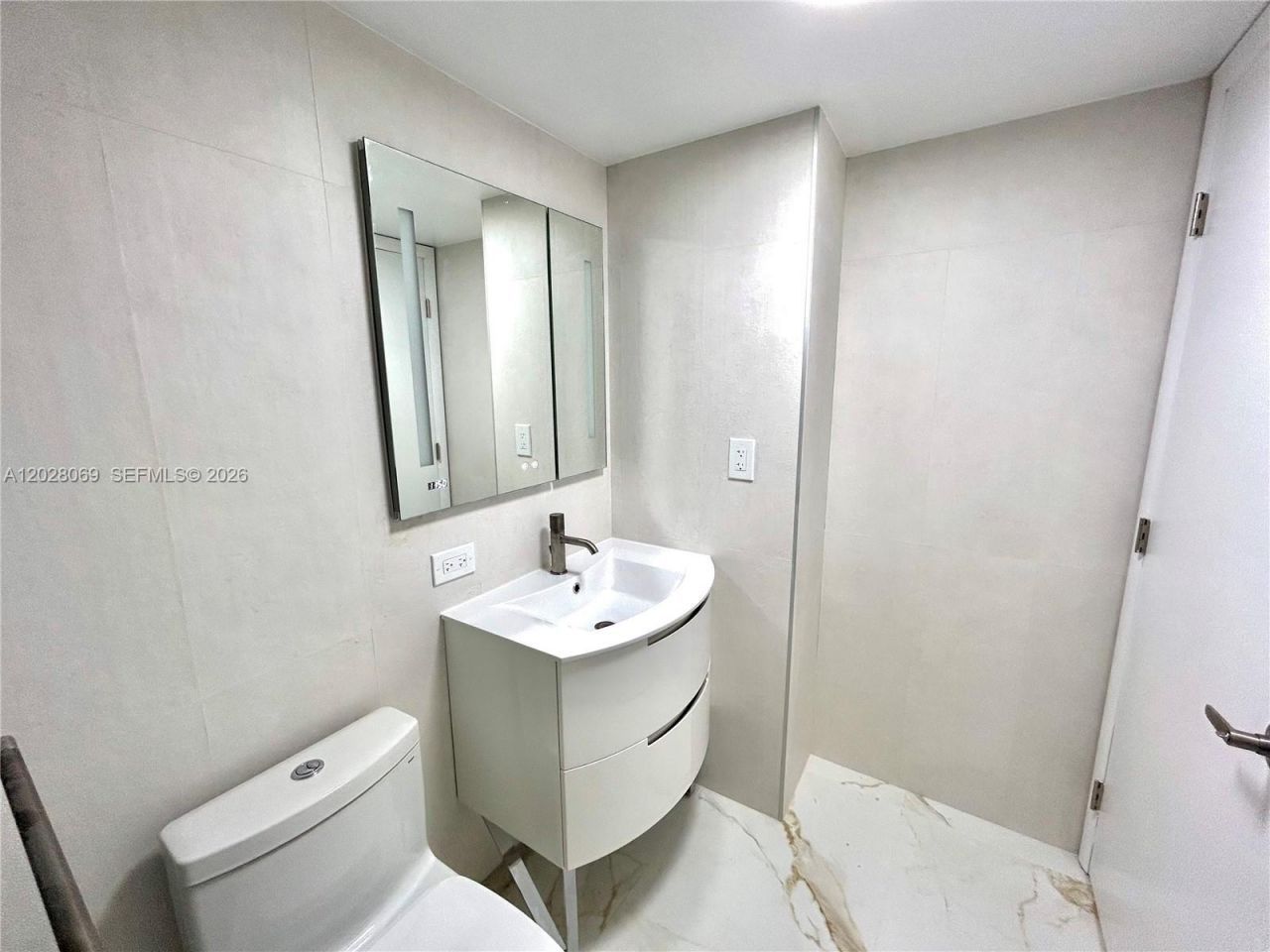 290 174th St, Unit 619, Sunny Isles Beach, FL 33160 Photo