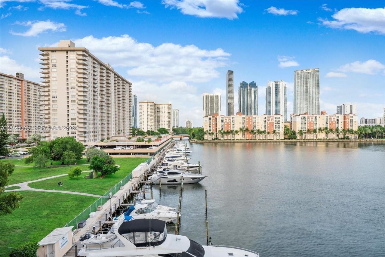 290 174th St, Unit 619, Sunny Isles Beach, FL 33160 Photo