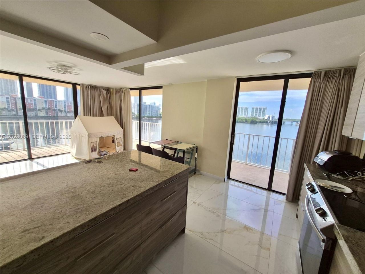 290 174th St, Unit 619, Sunny Isles Beach, FL 33160 Photo