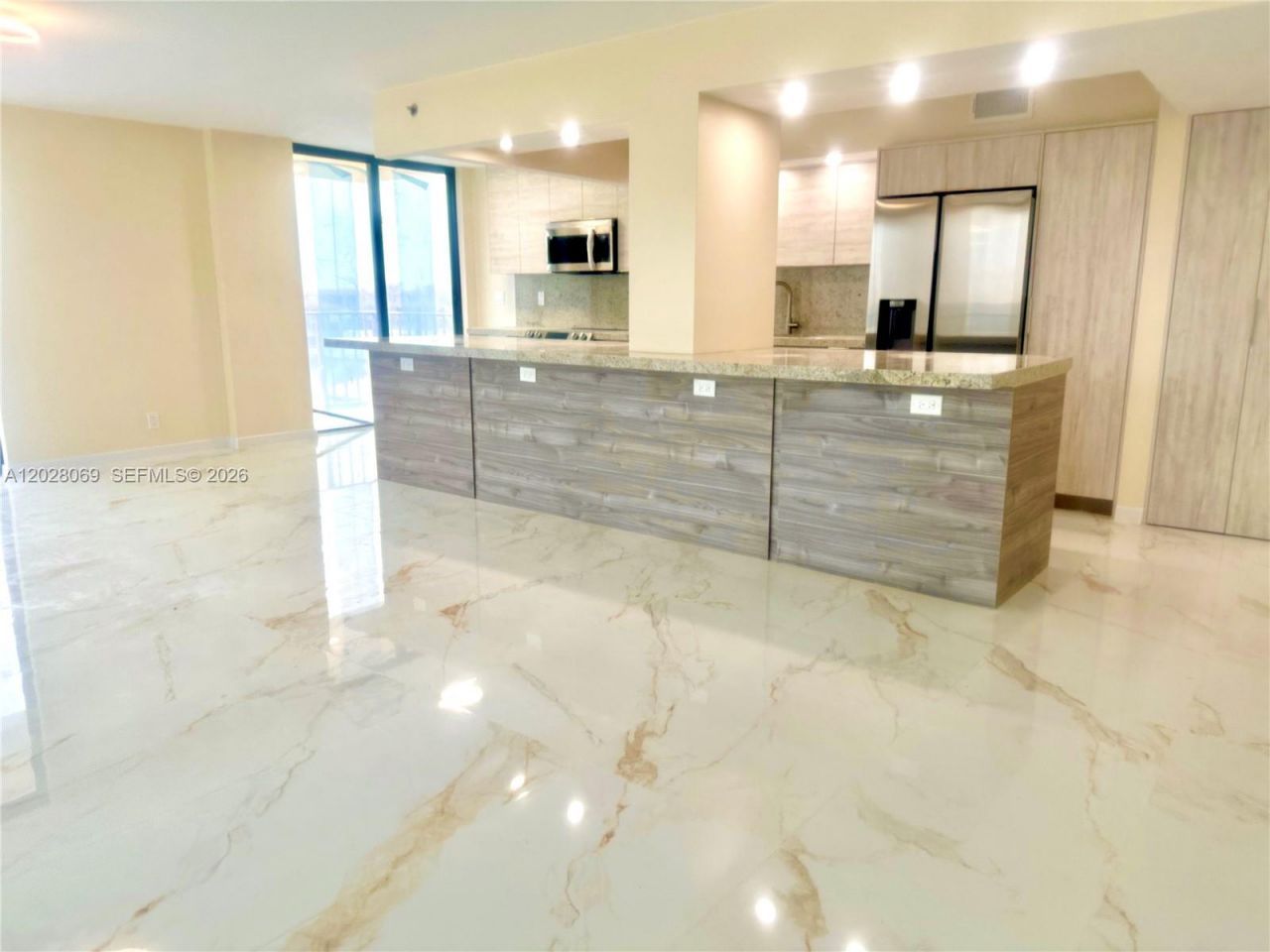 290 174th St, Unit 619, Sunny Isles Beach, FL 33160 Photo