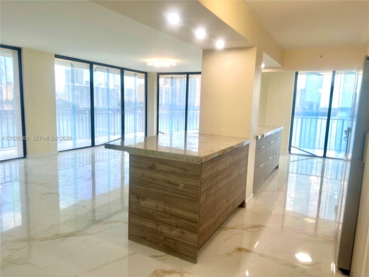 290 174th St, Unit 619, Sunny Isles Beach, FL 33160 Photo