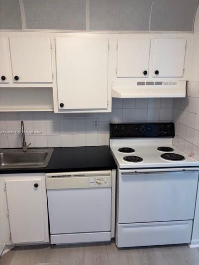 9460 Fontainebleau Blvd, Unit 529, Miami, FL 33172 Photo