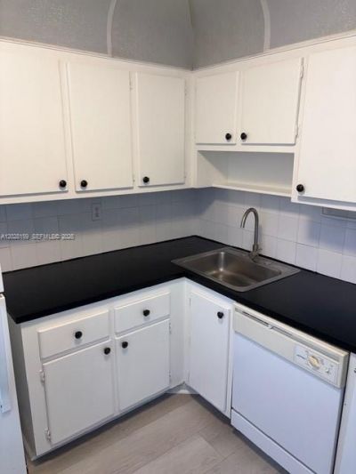 9460 Fontainebleau Blvd, Unit 529, Miami, FL 33172 Photo