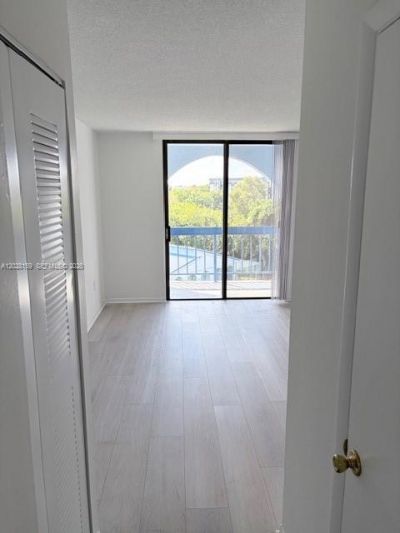 9460 Fontainebleau Blvd, Unit 529, Miami, FL 33172 Photo
