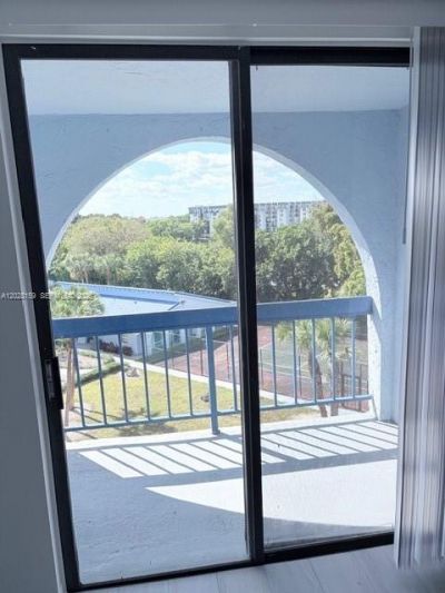 9460 Fontainebleau Blvd, Unit 529, Miami, FL 33172 Photo