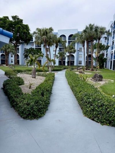 9460 Fontainebleau Blvd, Unit 529, Miami, FL 33172 Photo