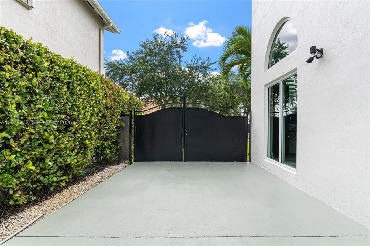 6014 SW 160th Ave, Miami, FL 33193 Photo