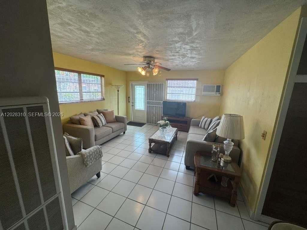 252 E 37th St , Hialeah, FL 33013 Photo