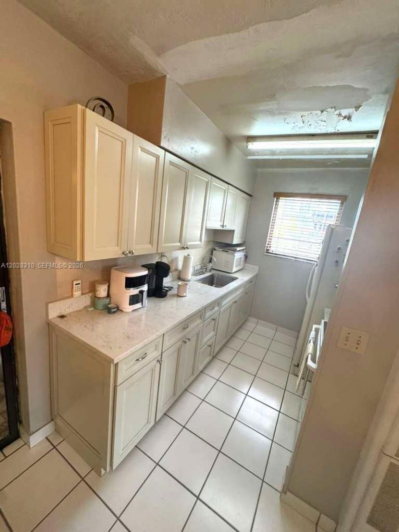 252 E 37th St , Hialeah, FL 33013 Photo