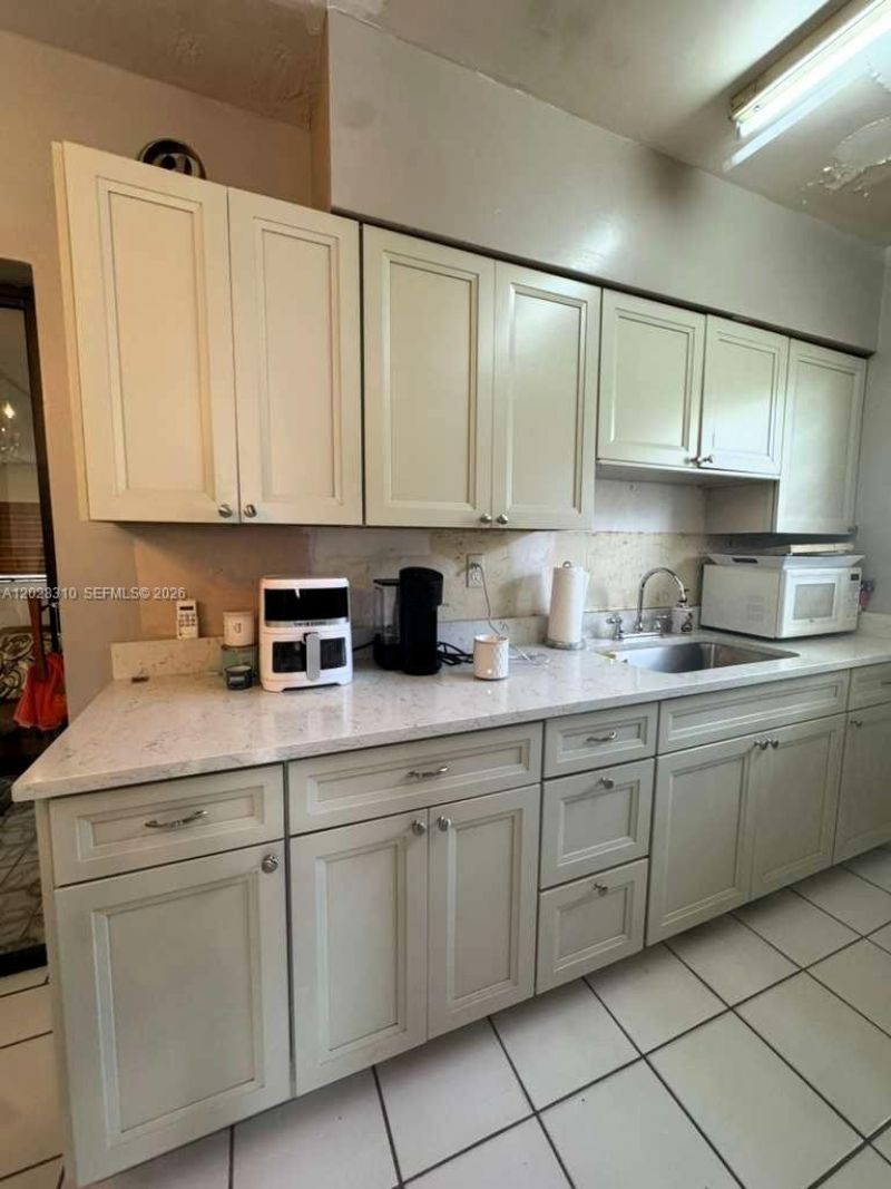 252 E 37th St , Hialeah, FL 33013 Photo