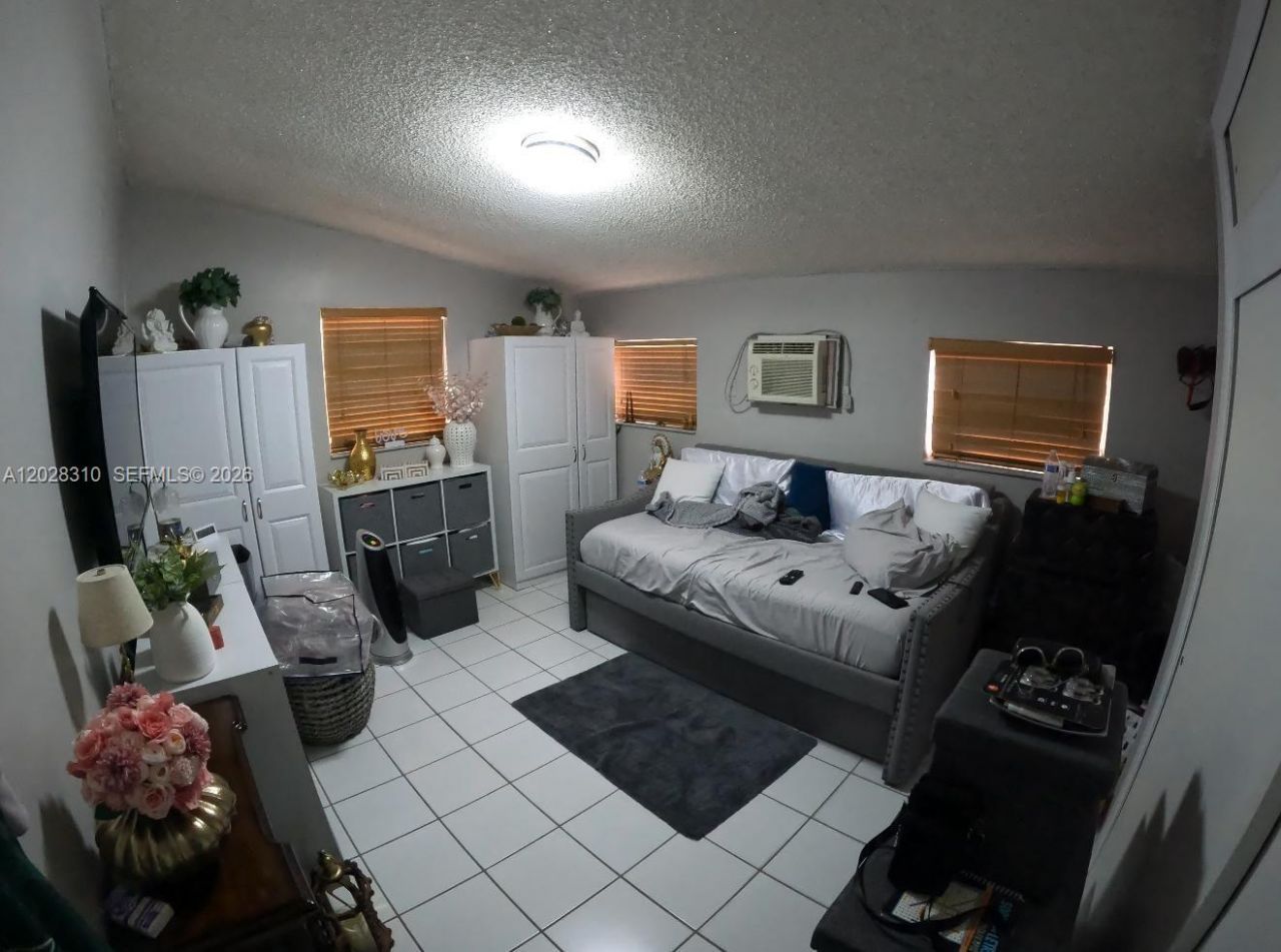 252 E 37th St , Hialeah, FL 33013 Photo