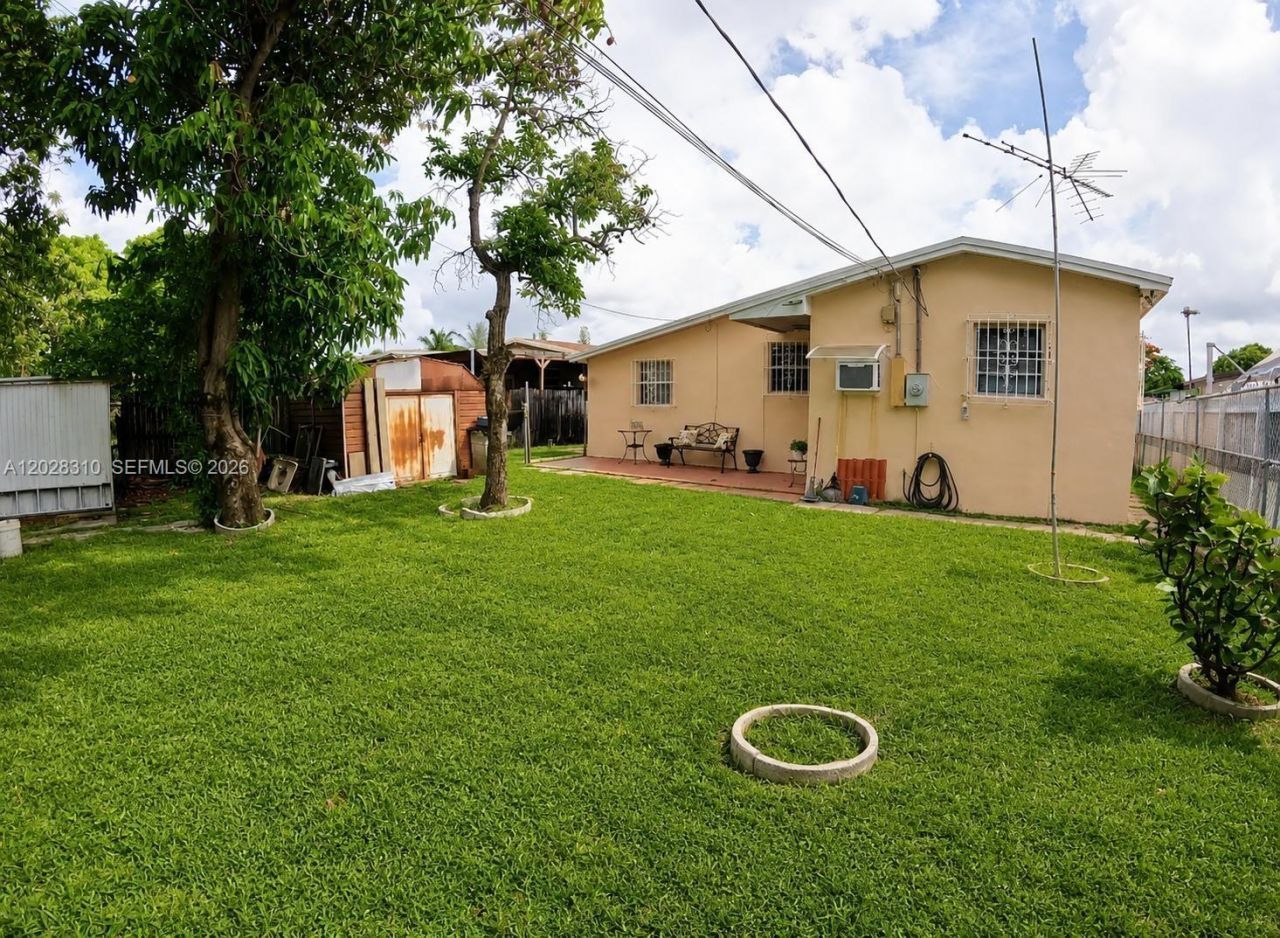 252 E 37th St , Hialeah, FL 33013 Photo