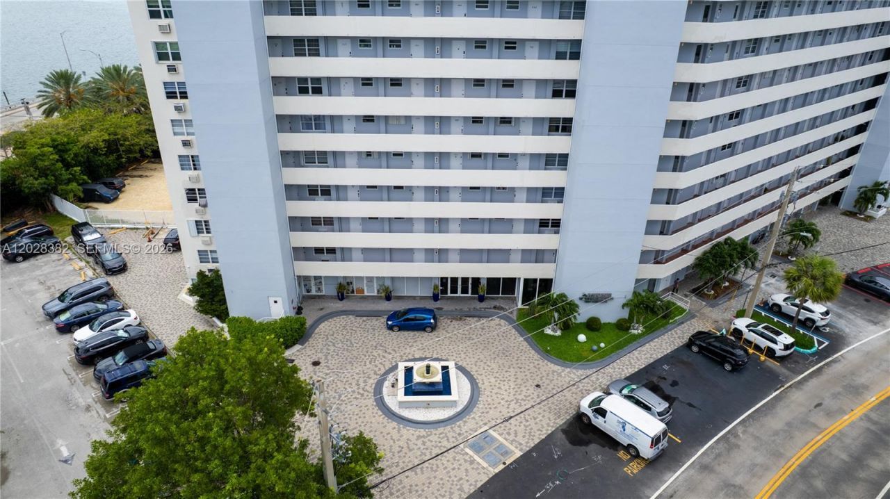 7904 West Dr , Unit 810, North Bay Village, FL 33141 Photo
