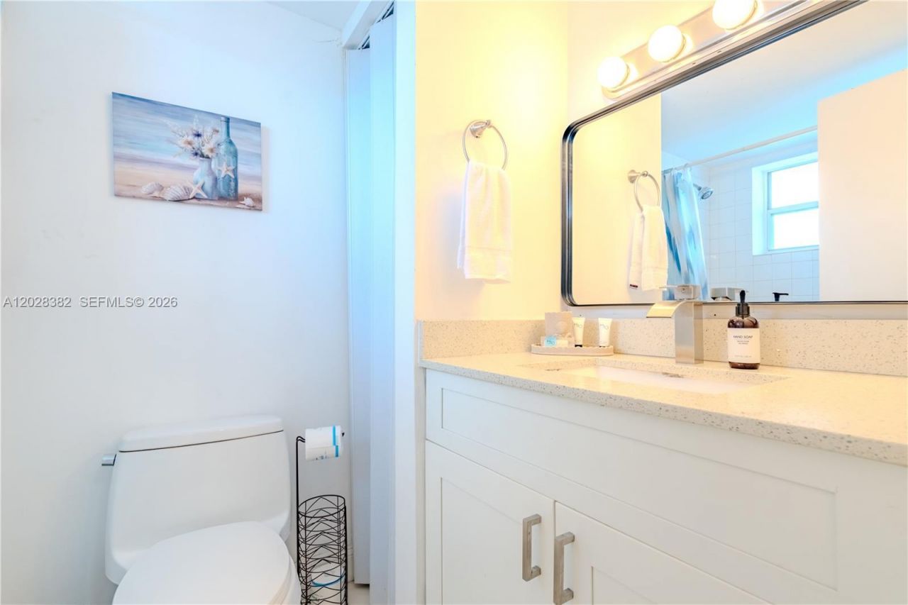 7904 West Dr , Unit 810, North Bay Village, FL 33141 Photo