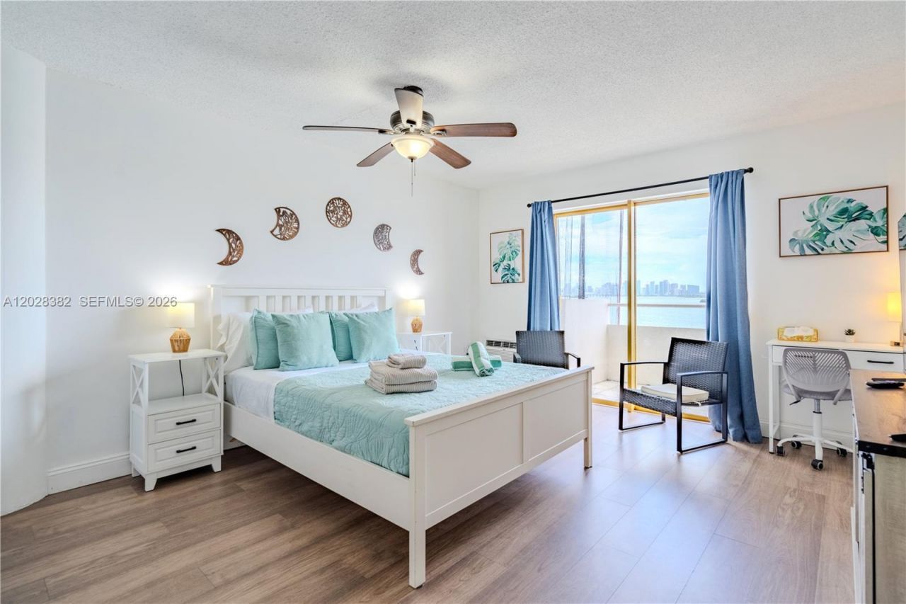 7904 West Dr , Unit 810, North Bay Village, FL 33141 Photo