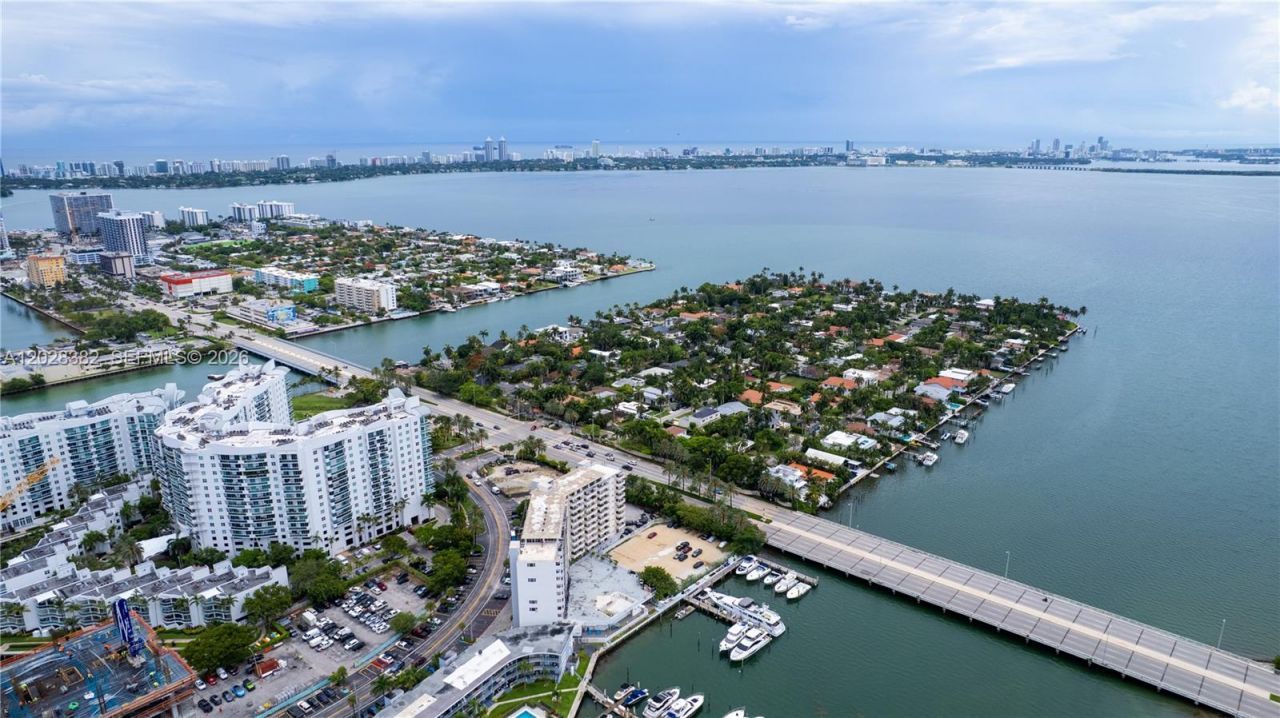 7904 West Dr , Unit 810, North Bay Village, FL 33141 Photo