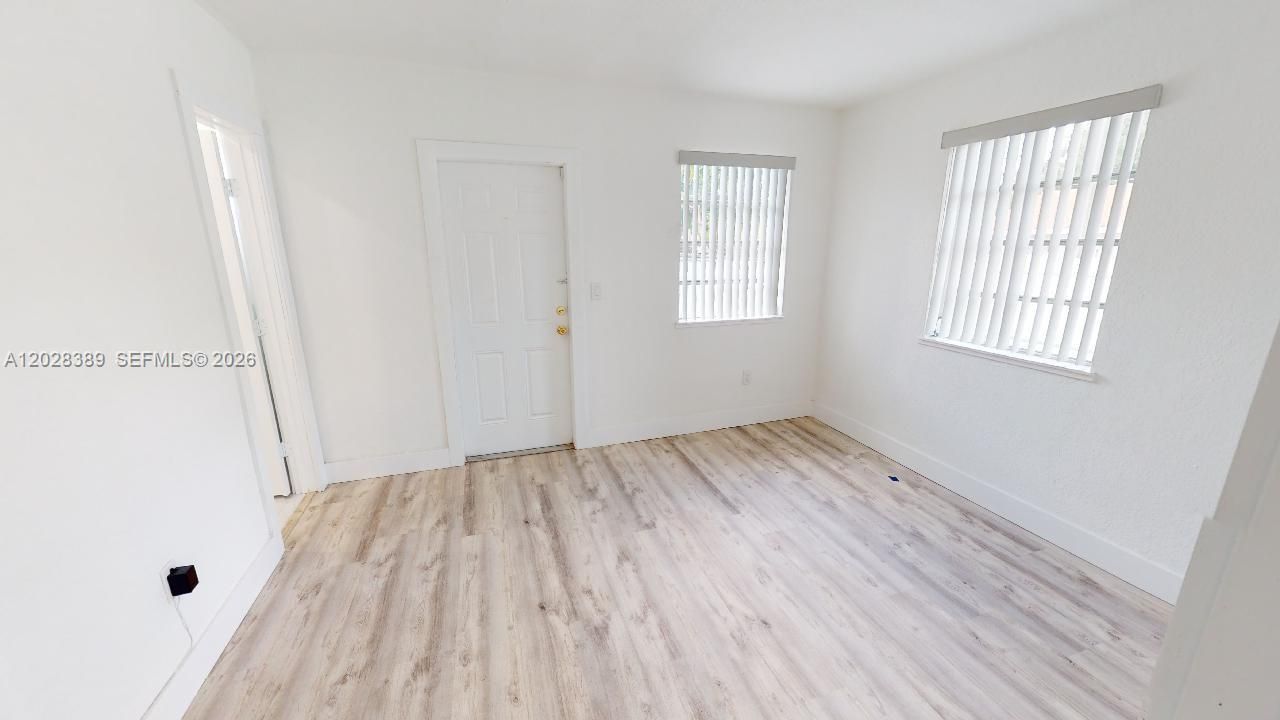 2392 NW 9th St, Unit 2392, Miami, FL 33125 Photo