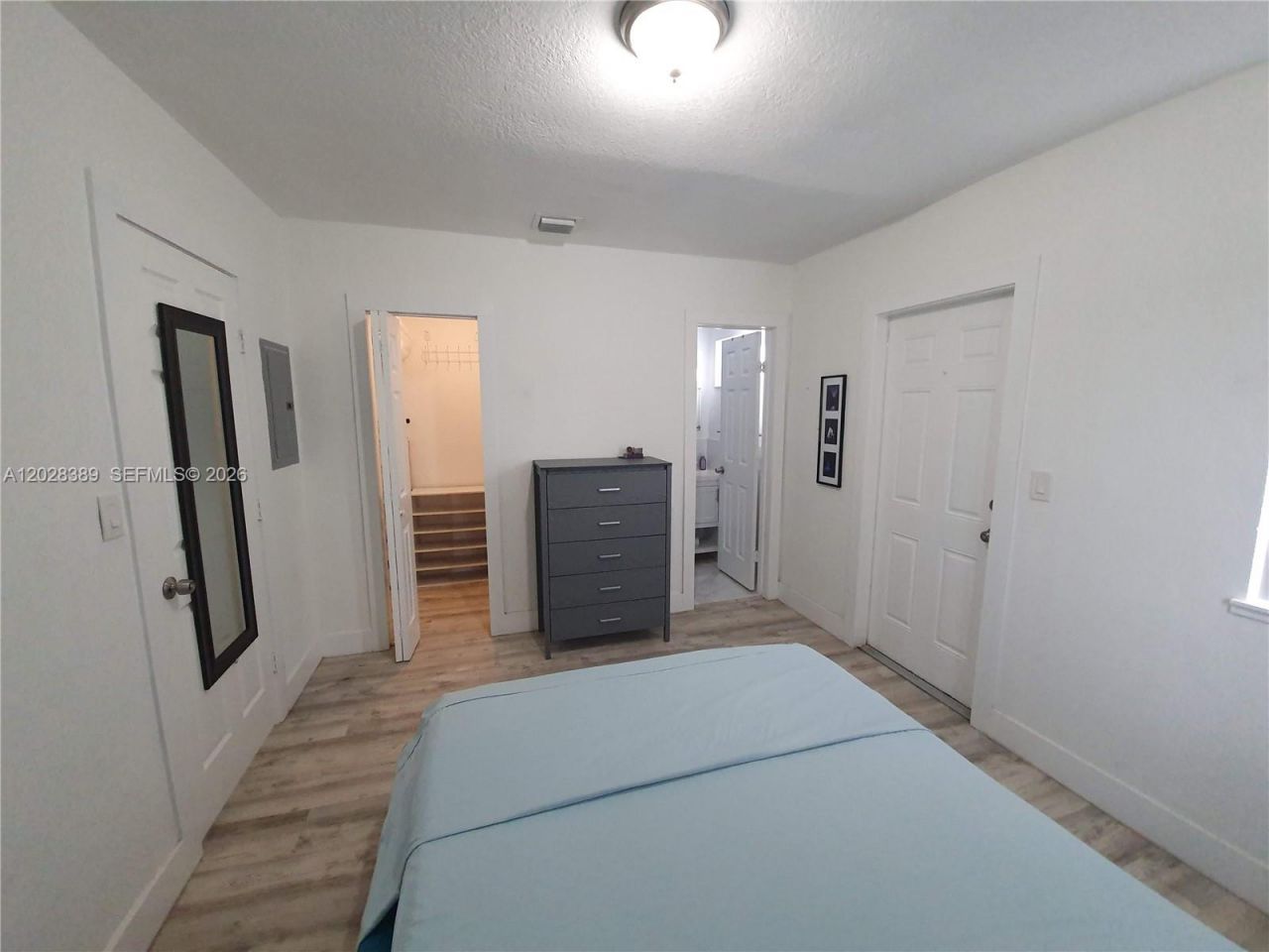 2392 NW 9th St, Unit 2392, Miami, FL 33125 Photo