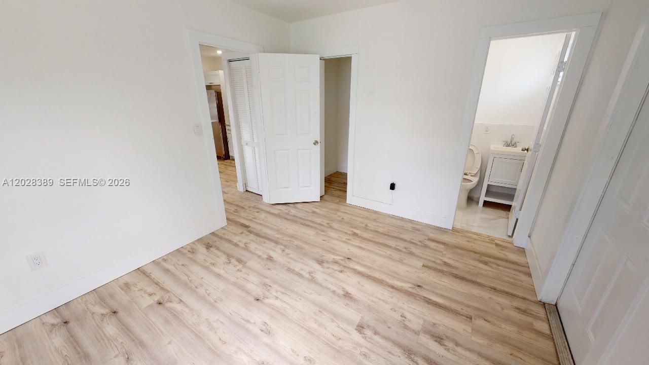 2392 NW 9th St, Unit 2392, Miami, FL 33125 Photo