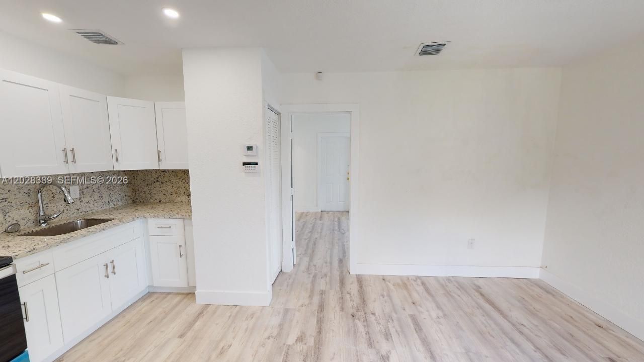 2392 NW 9th St, Unit 2392, Miami, FL 33125 Photo