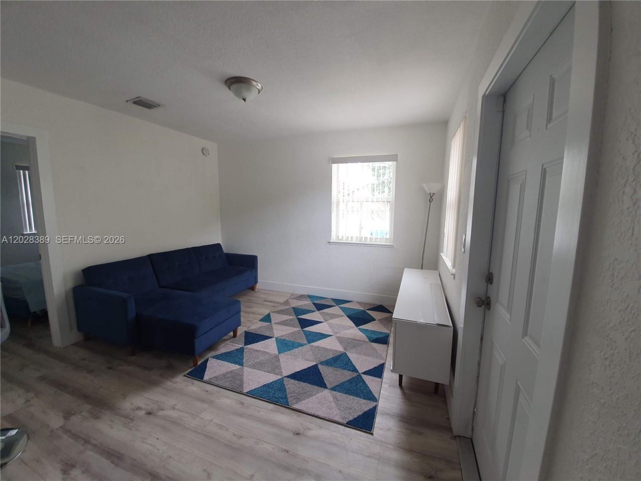 2392 NW 9th St, Unit 2392, Miami, FL 33125 Photo