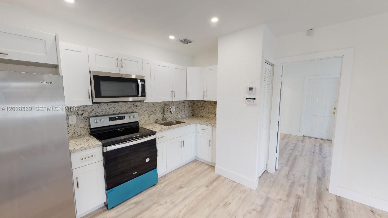 2392 NW 9th St, Unit 2392, Miami, FL 33125 Photo