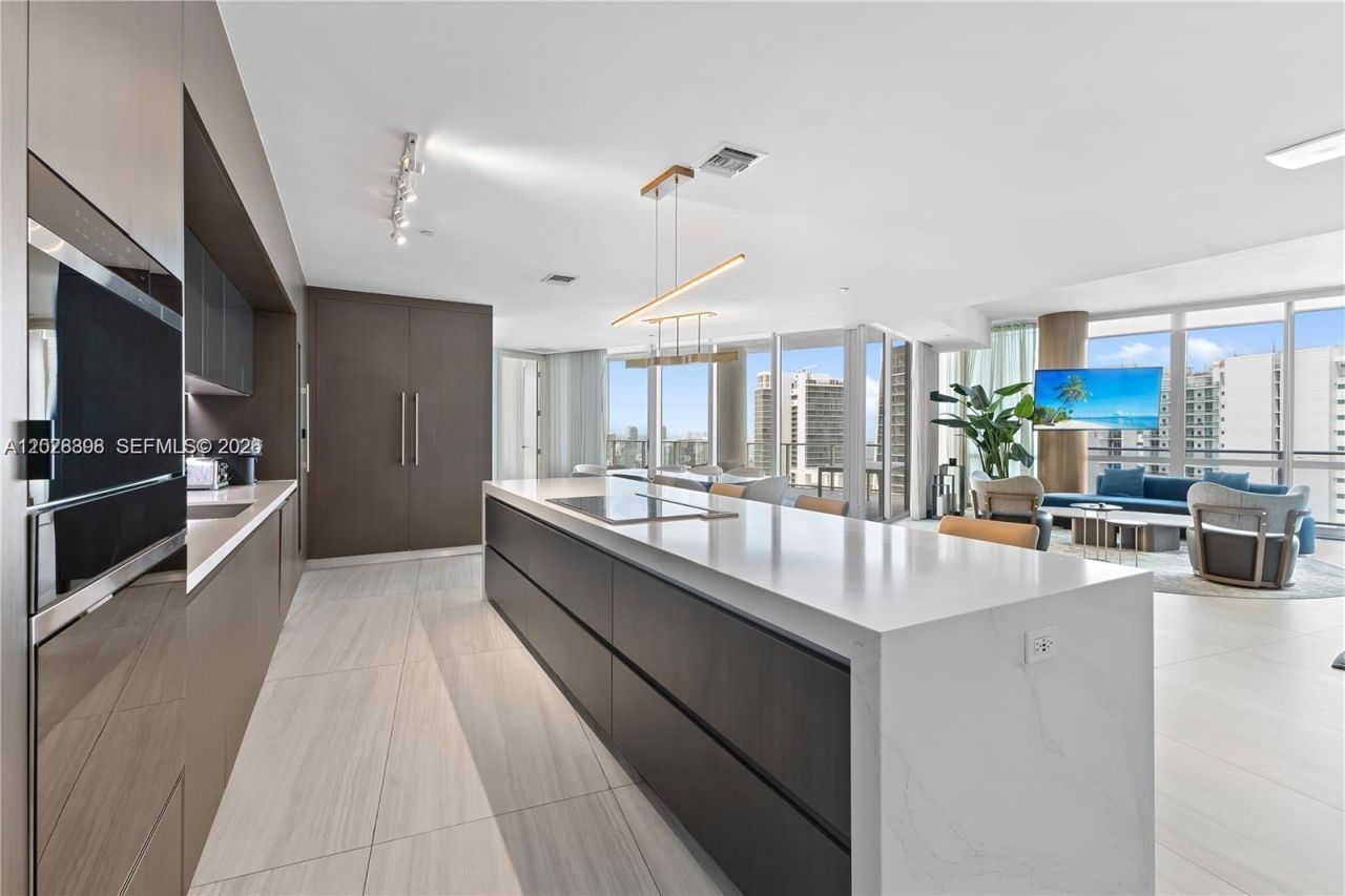 851 NE 1st Ave , Unit 5201, Miami, FL 33132 Photo