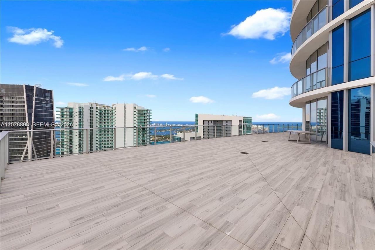 851 NE 1st Ave , Unit 5201, Miami, FL 33132 Photo