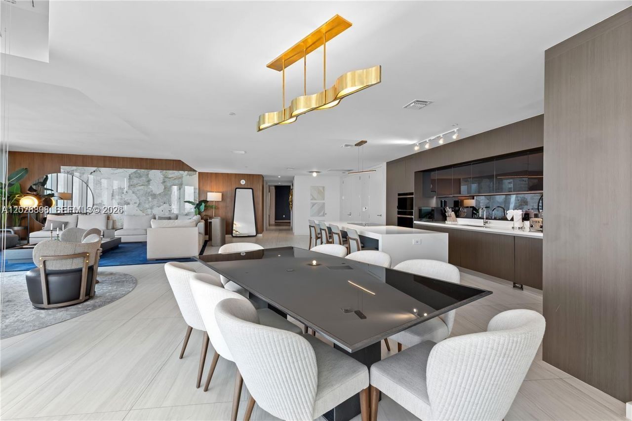 851 NE 1st Ave , Unit 5201, Miami, FL 33132 Photo