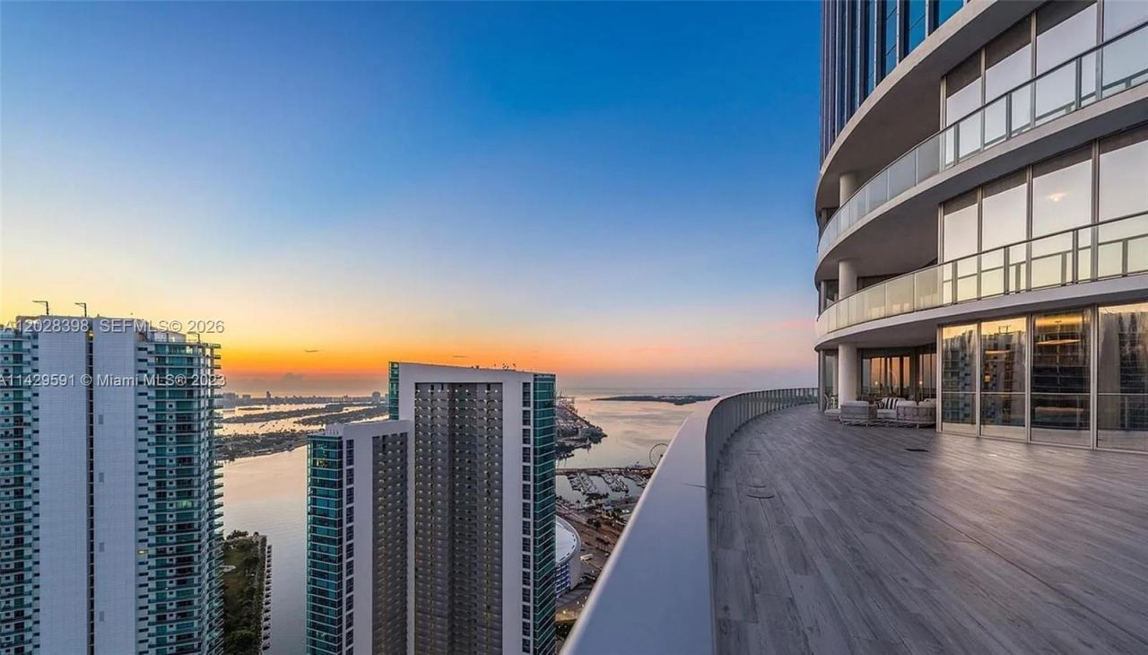 851 NE 1st Ave , Unit 5201, Miami, FL 33132 Photo
