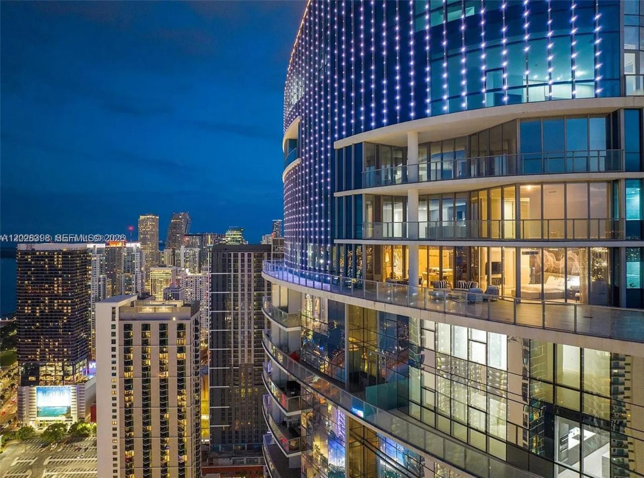 851 NE 1st Ave , Unit 5201, Miami, FL 33132 Photo