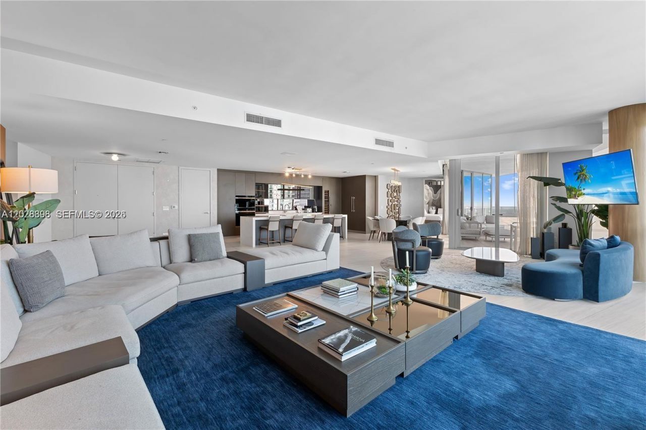 851 NE 1st Ave , Unit 5201, Miami, FL 33132 Photo