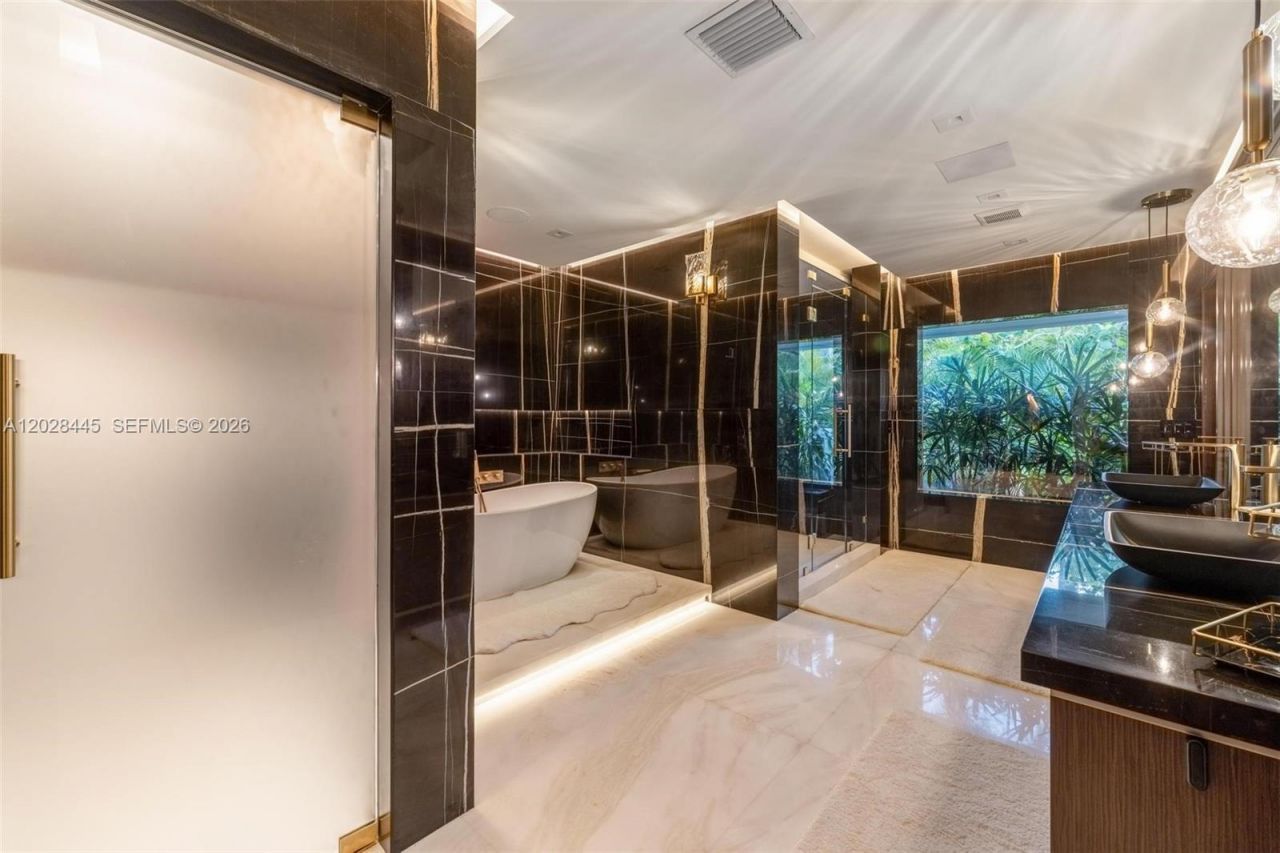 8251 Old Cutler Rd , Coral Gables, FL 33143 Photo