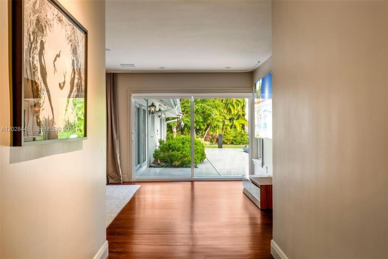 8251 Old Cutler Rd , Coral Gables, FL 33143 Photo