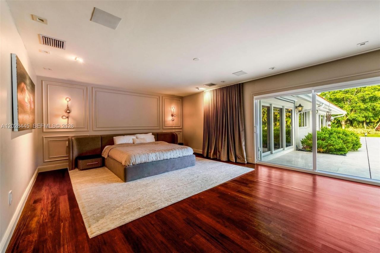 8251 Old Cutler Rd , Coral Gables, FL 33143 Photo