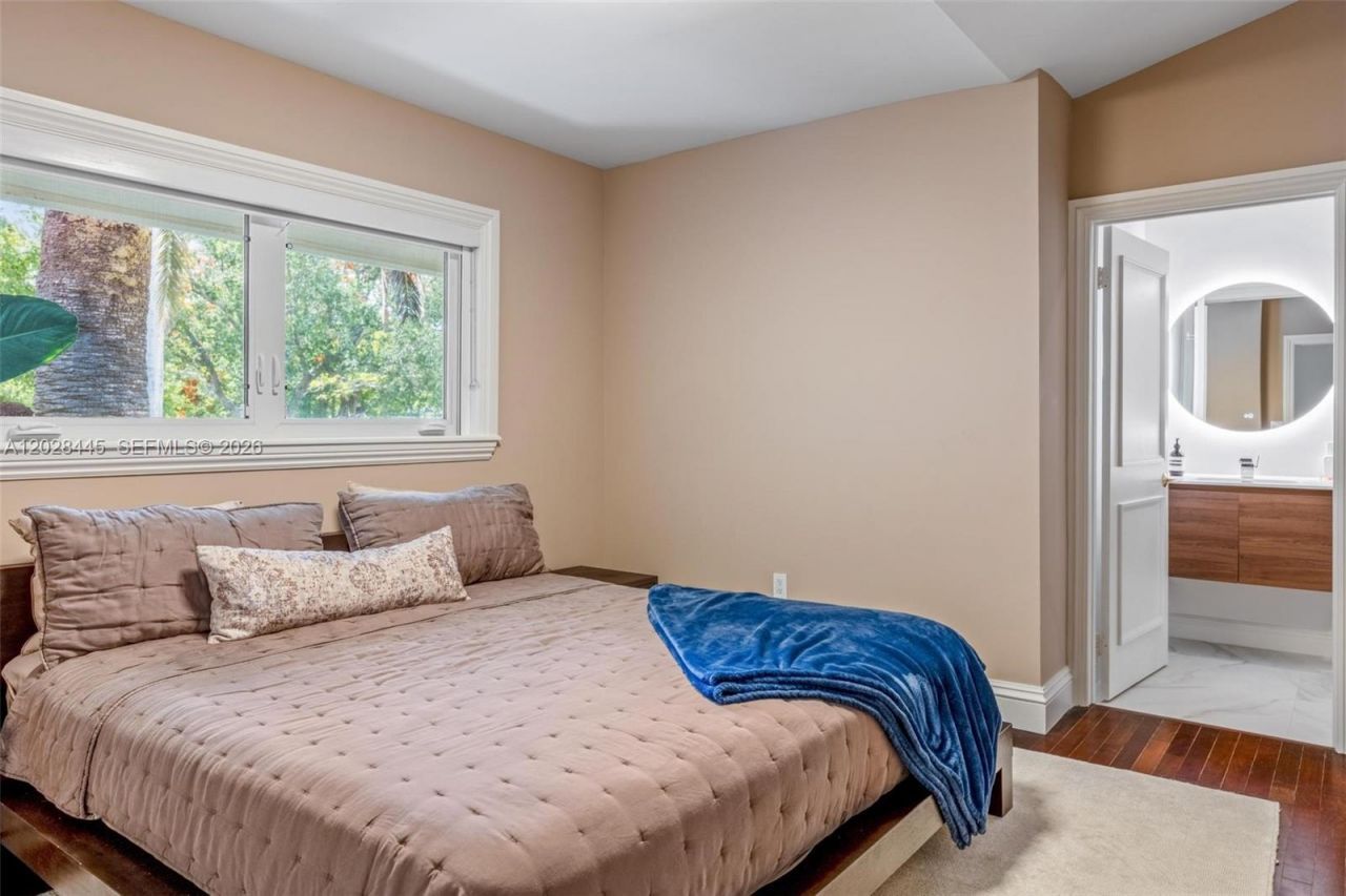 8251 Old Cutler Rd , Coral Gables, FL 33143 Photo