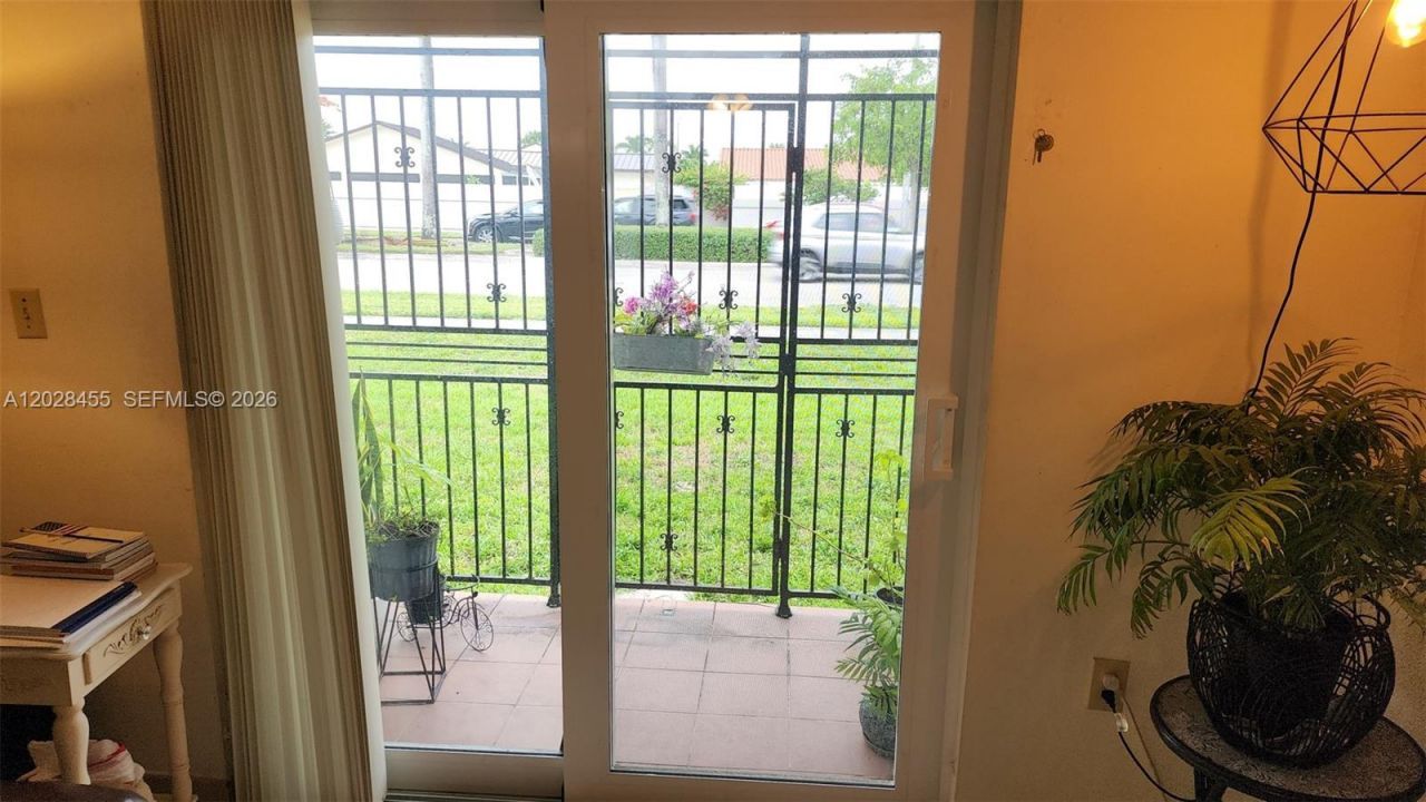 9000 SW 24th St, Unit 21C, Miami, FL 33165 Photo